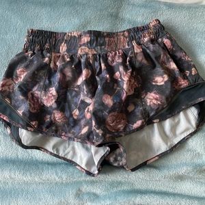 Lululemon hotty hot shorts - flower pattern